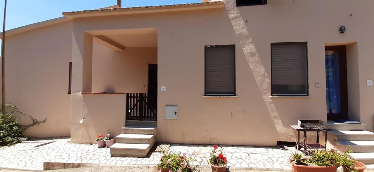 Casa Vacanza Costa Rossa Vista Mare Trinità dʼAgultu Extérieur photo