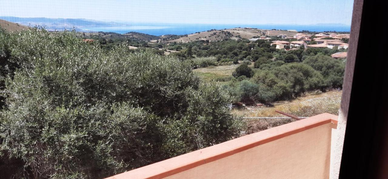 Casa Vacanza Costa Rossa Vista Mare Trinità dʼAgultu Extérieur photo