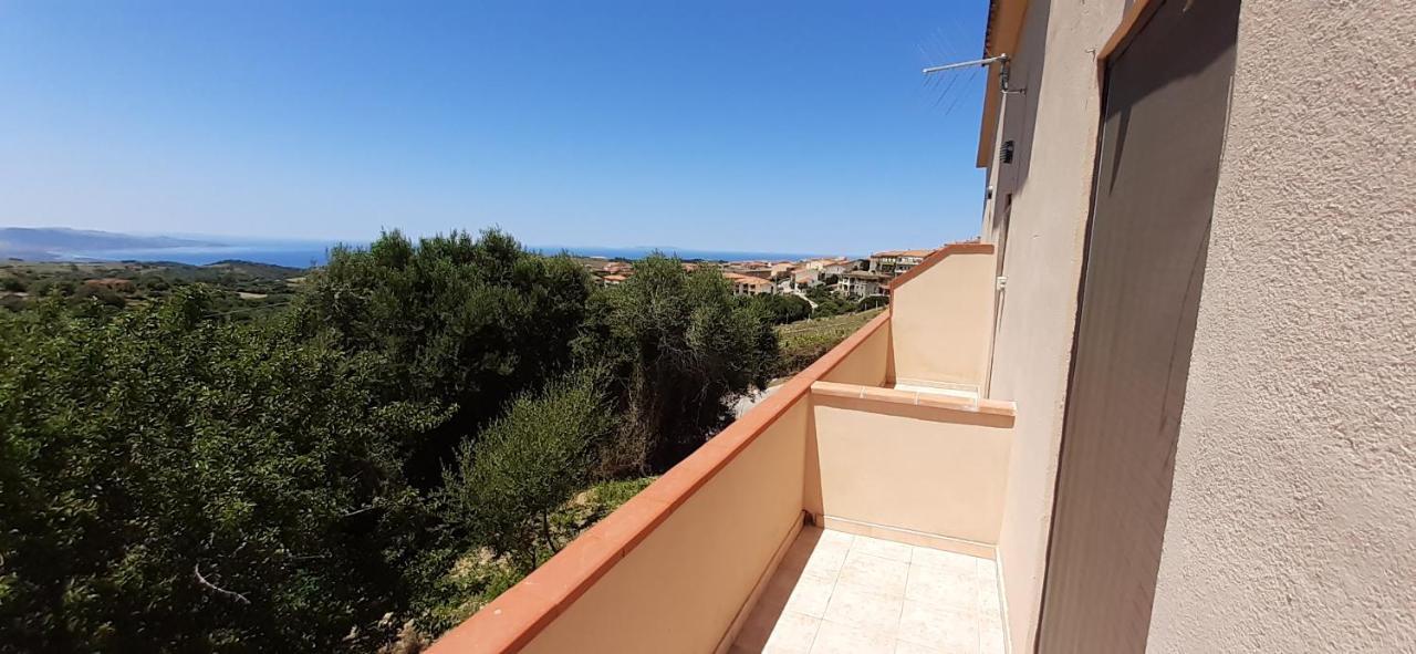 Casa Vacanza Costa Rossa Vista Mare Trinità dʼAgultu Extérieur photo