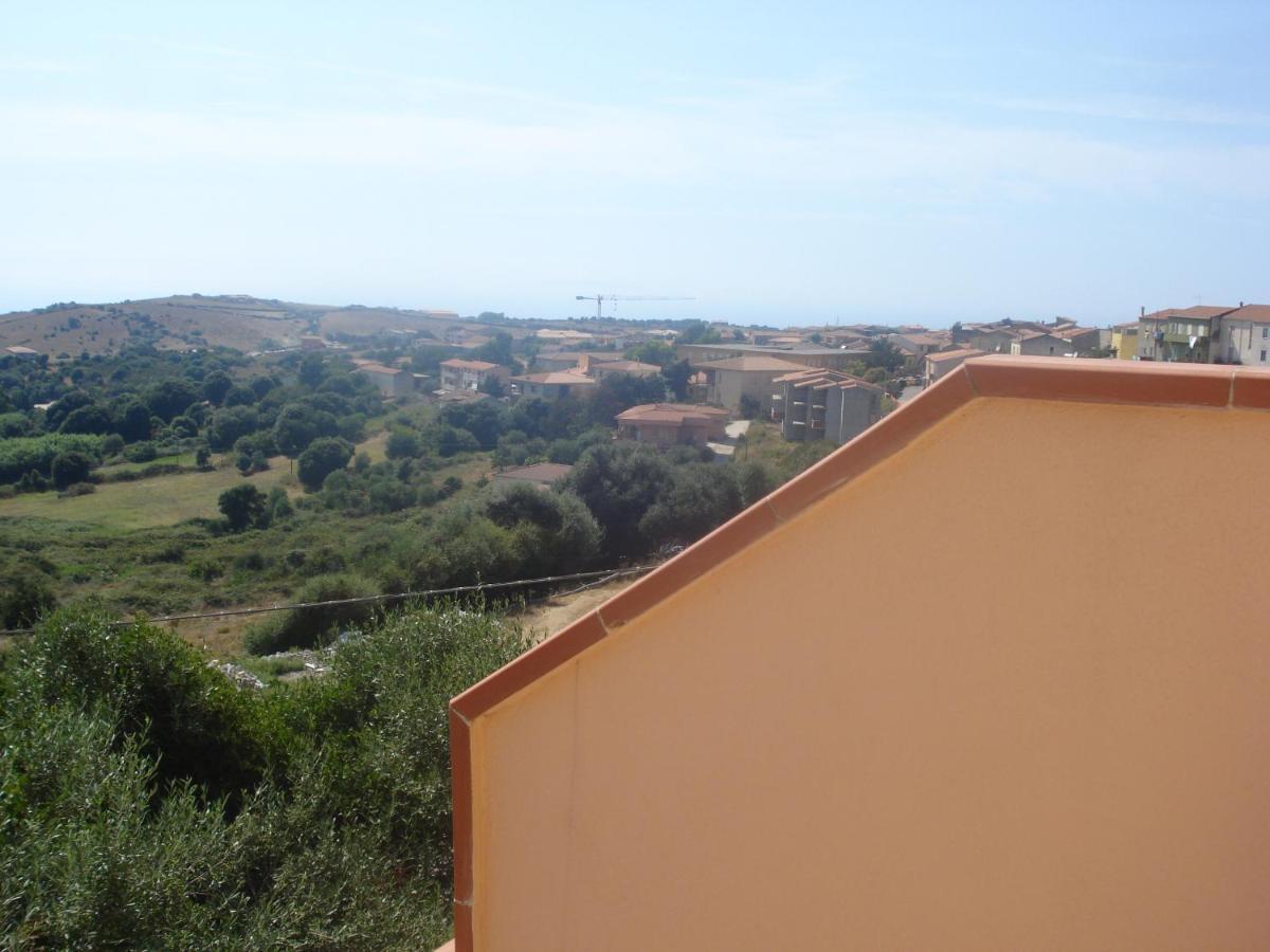 Casa Vacanza Costa Rossa Vista Mare Trinità dʼAgultu Extérieur photo